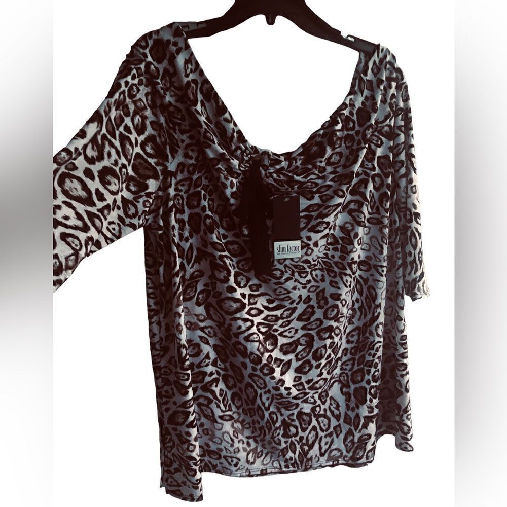 NWT SLIM FACTOR By INVESTMENTS. Leopard Designed. Black Bow 3/4 Sleeves Stretchy